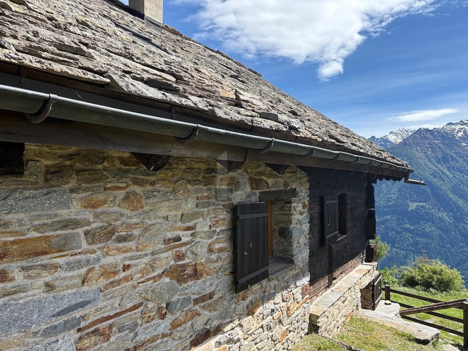 6 rooms chalet, photo 1 of 4