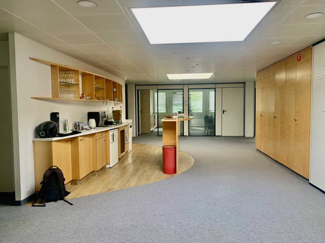 800m² office, photo 1 of 10