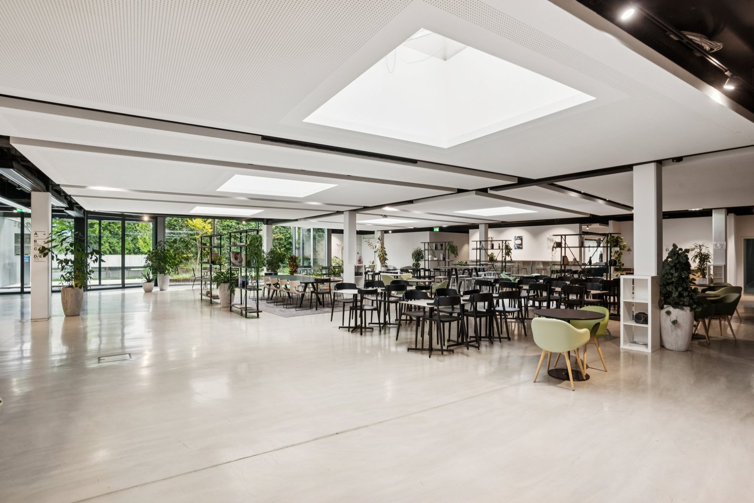 266m² office, photo 7 of 9