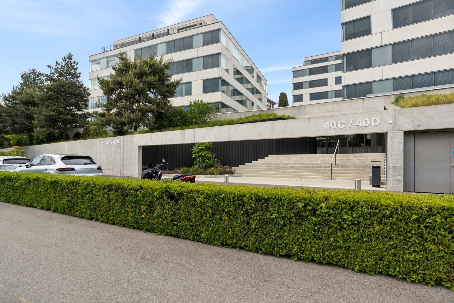 266m² office, photo 2 of 9