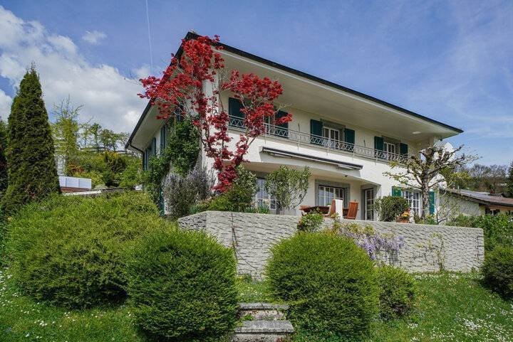 9 ½ rooms villa, photo 1 of 9