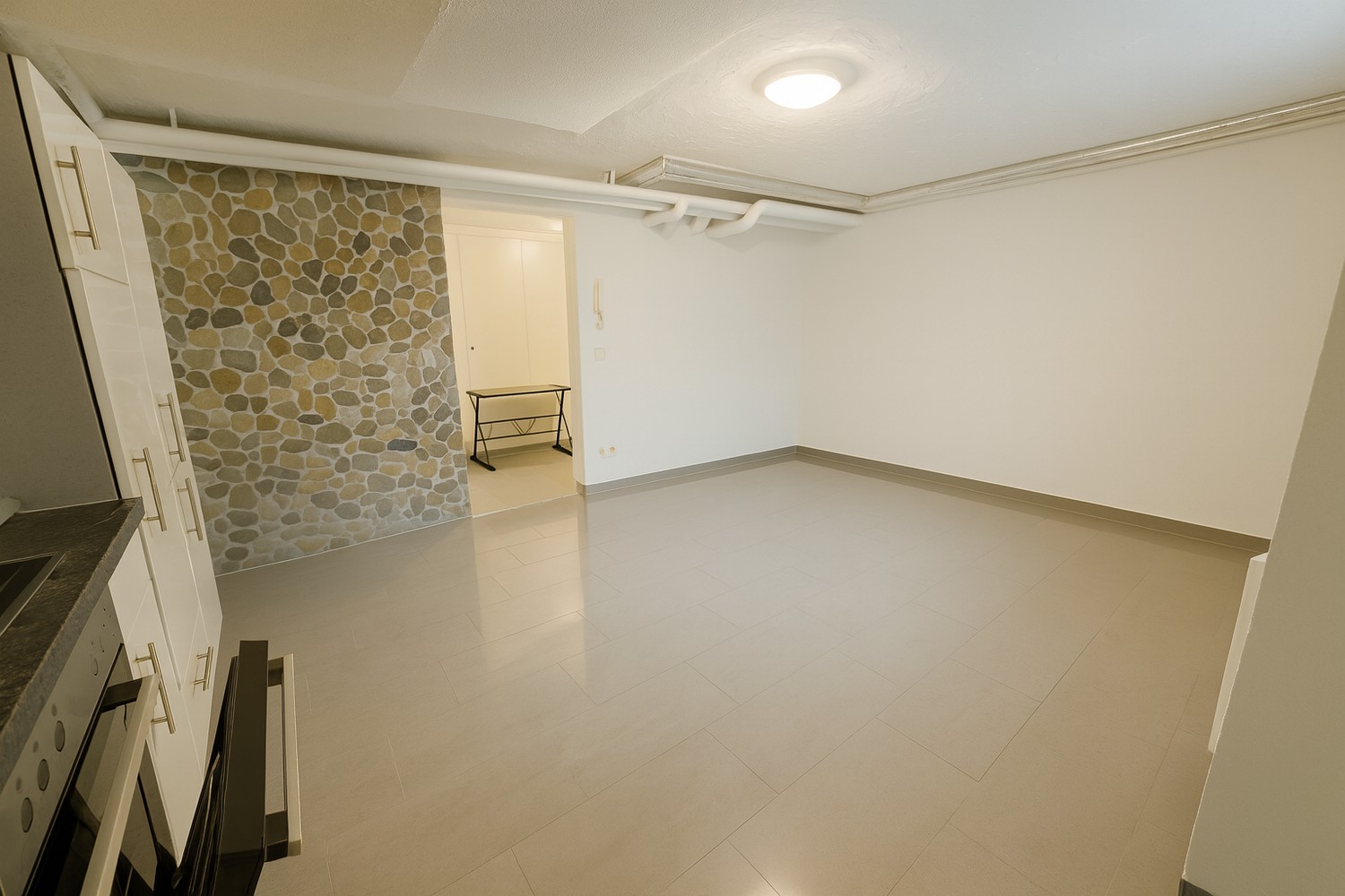 1 room apartment, photo 1 of 6
