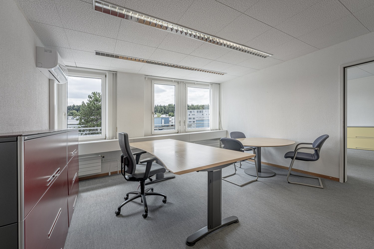 630m² office, photo 5 of 10