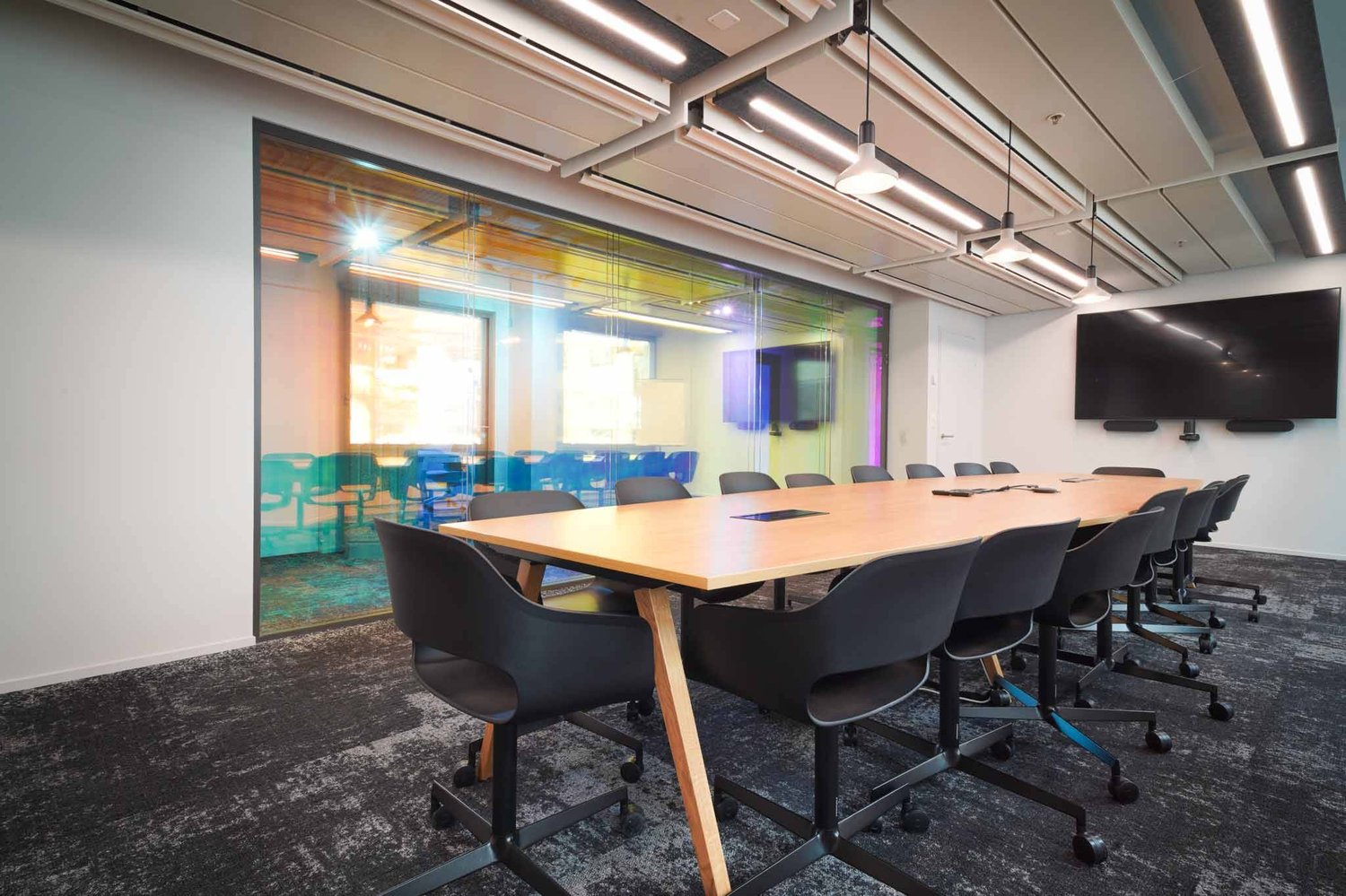 600m² office