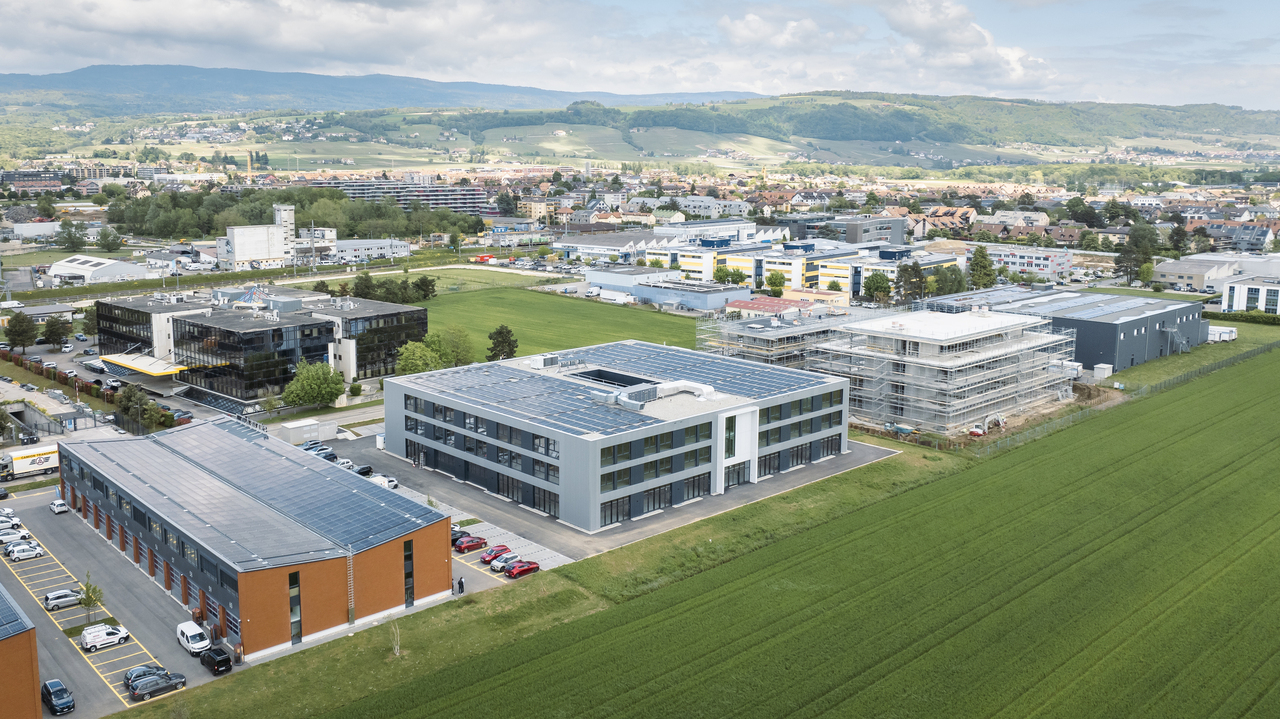 604m² office