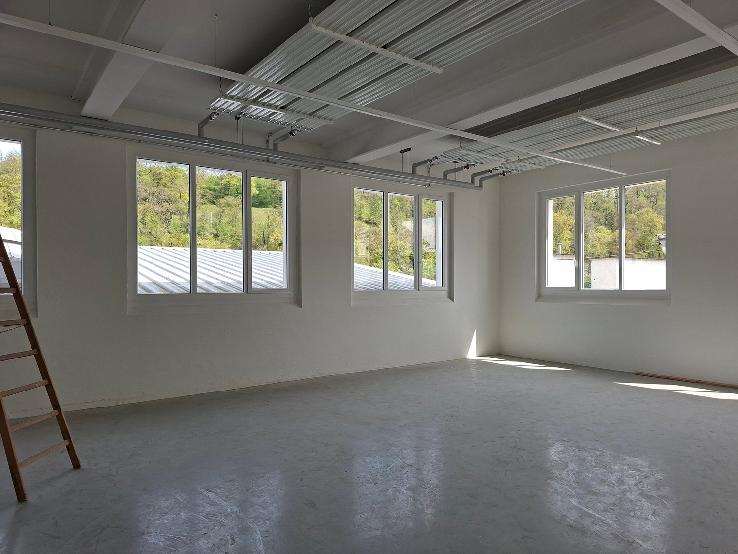 132m² commercial