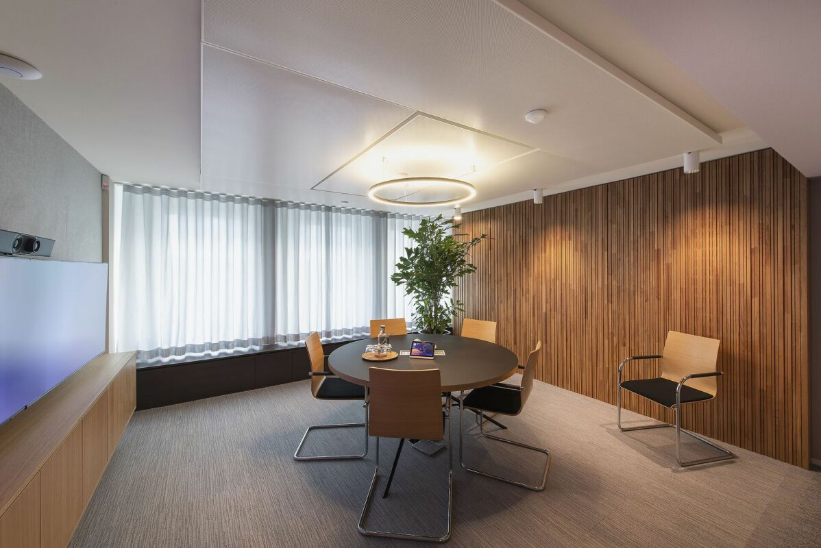 180m² office, photo 1 of 9