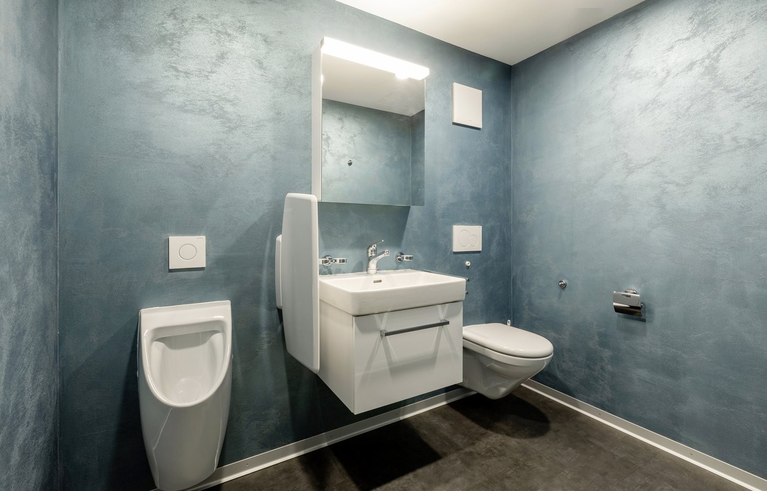77m² office