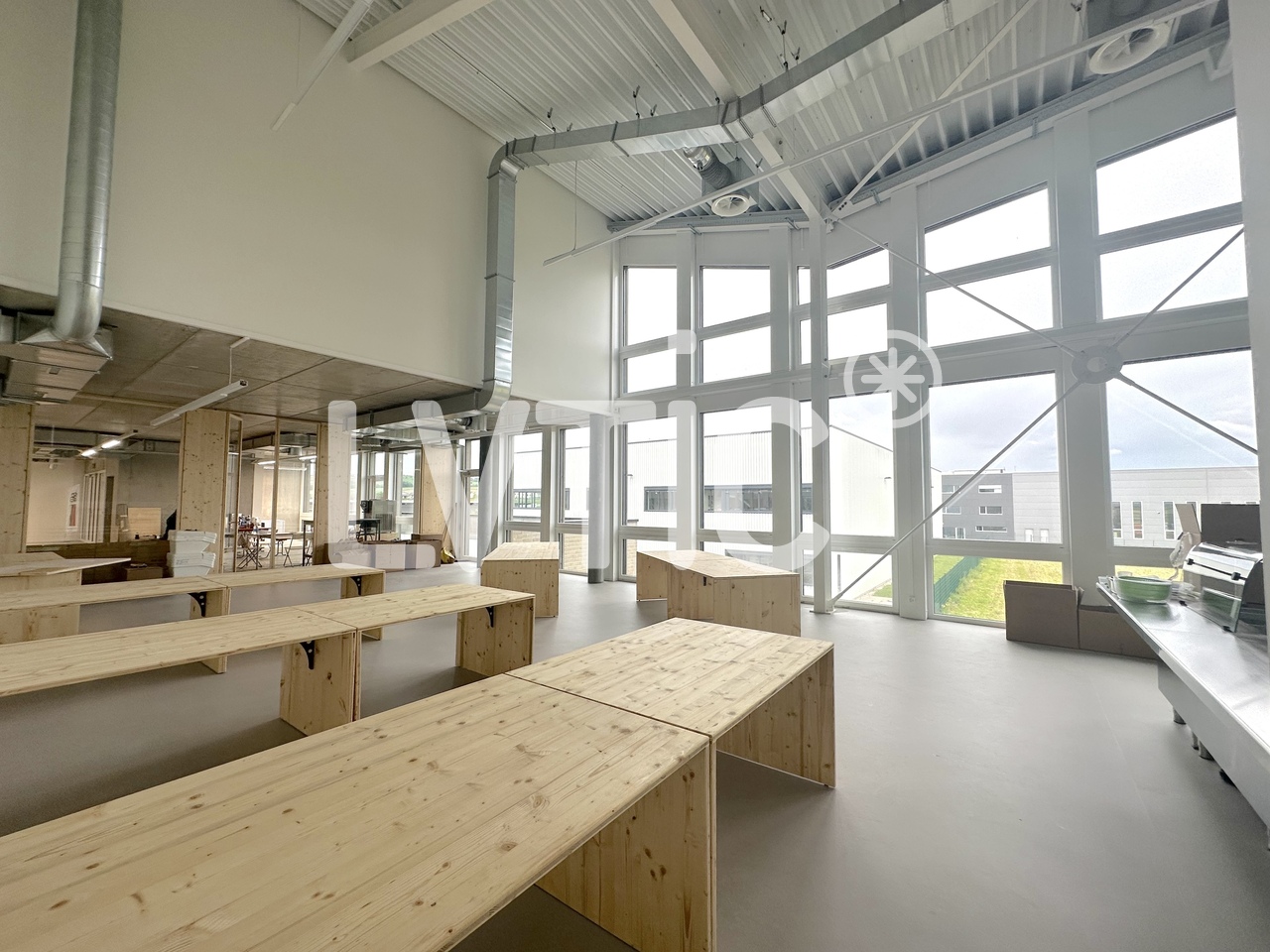 600m² atelier, photo 5 of 9