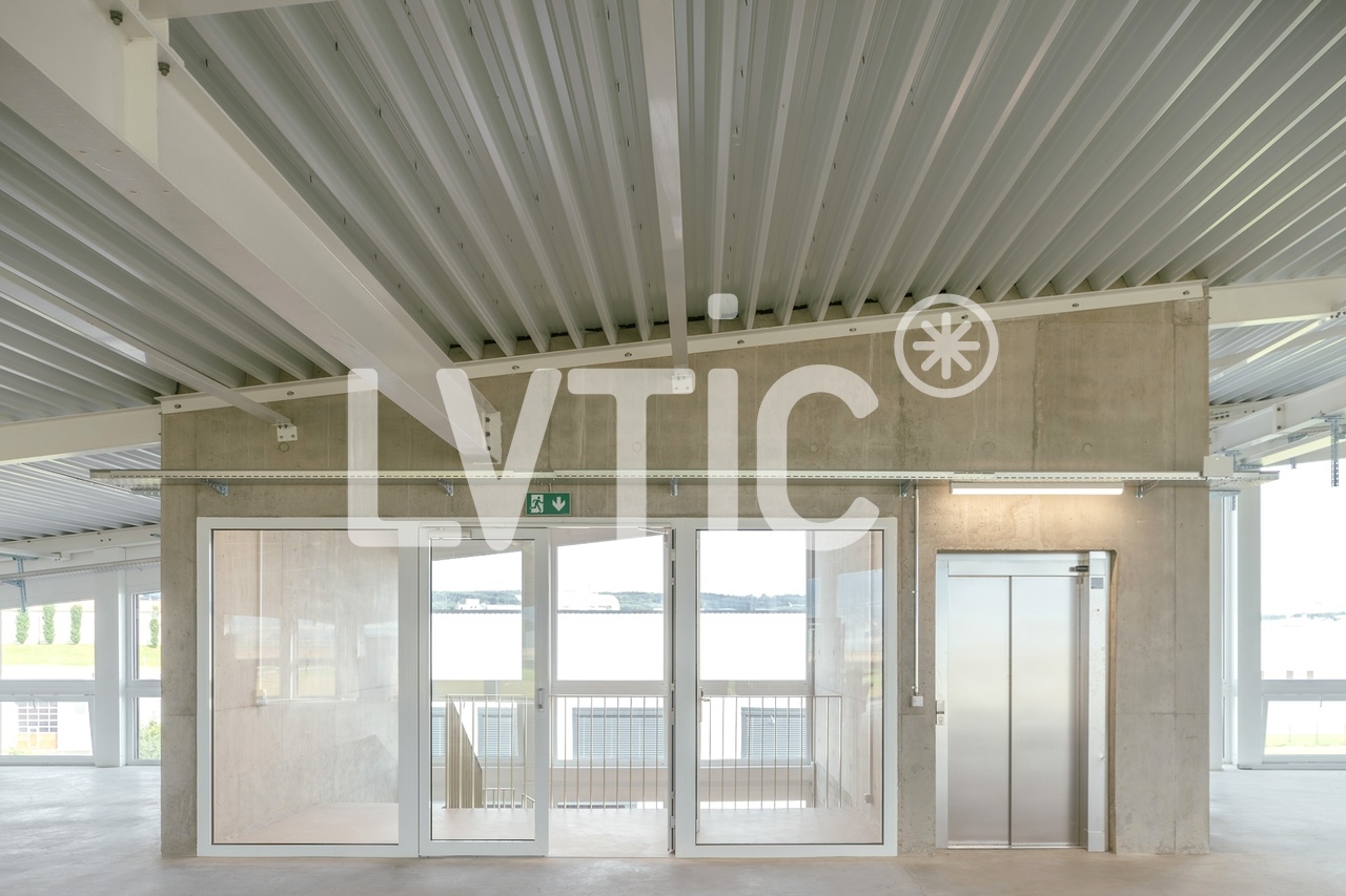 600m² atelier, photo 9 of 9