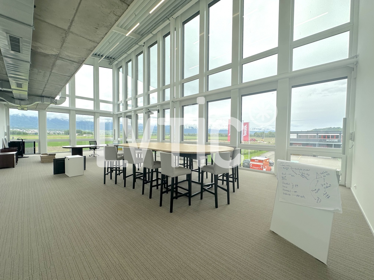 600m² atelier, photo 6 of 9