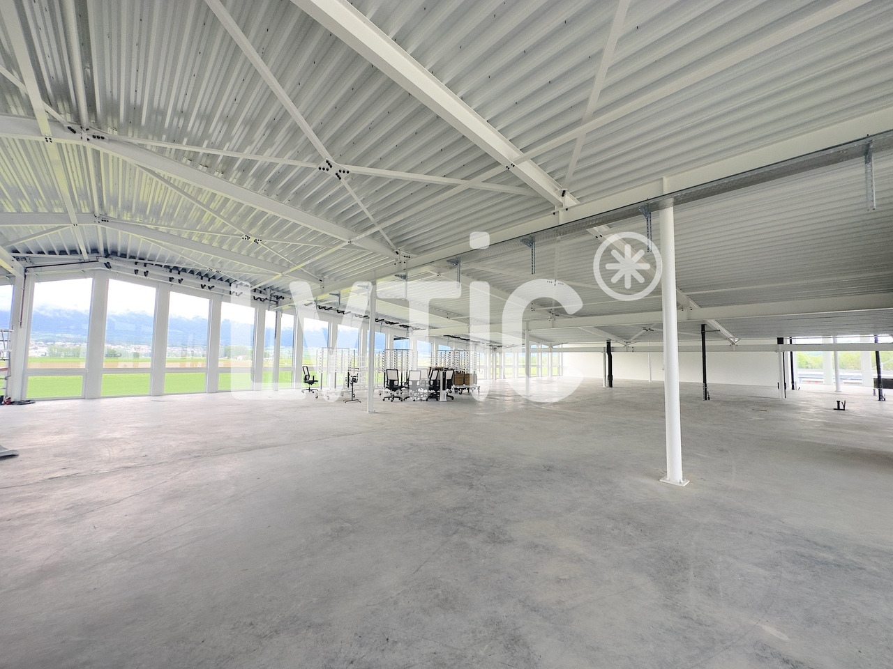 600m² atelier, photo 4 of 9