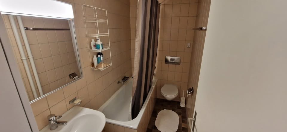 Chambre dans un appartement partagé