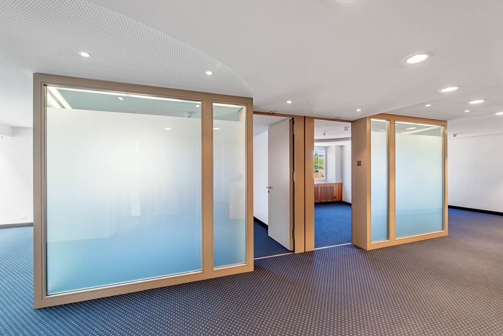 217m² office, photo 2 of 9