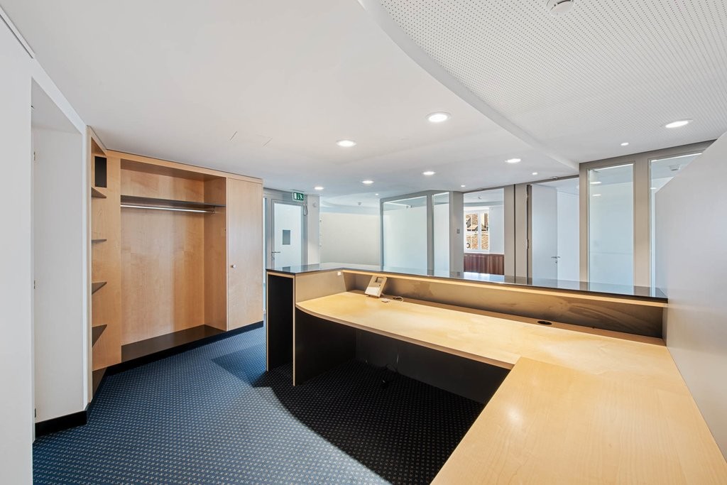 217m² office, photo 6 of 9