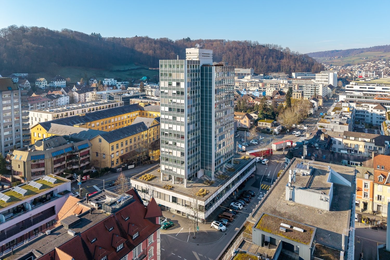 142m² office, photo 1 of 8