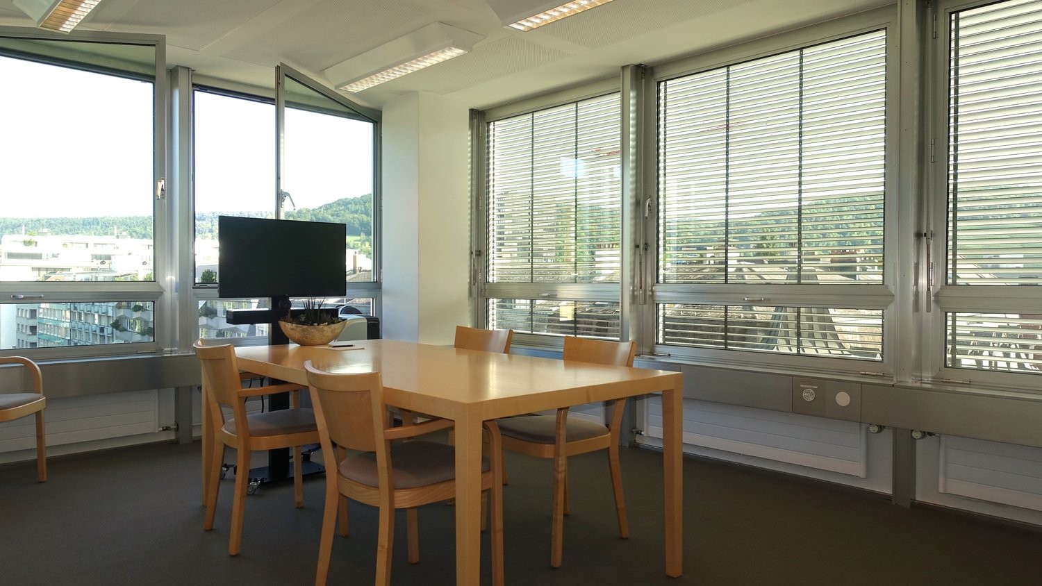 142m² office, photo 5 of 8