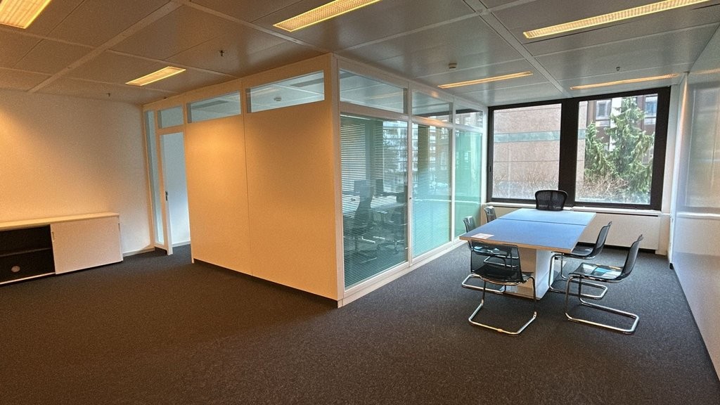 59m² office, photo 2 of 3