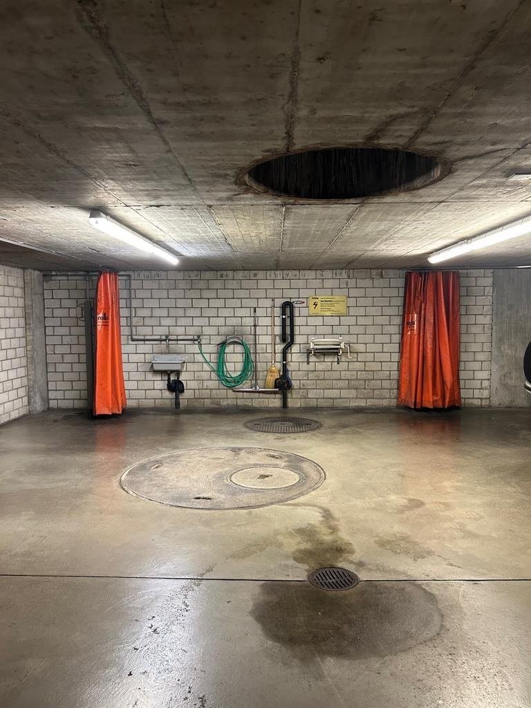 Underground slot, photo 3 of 3