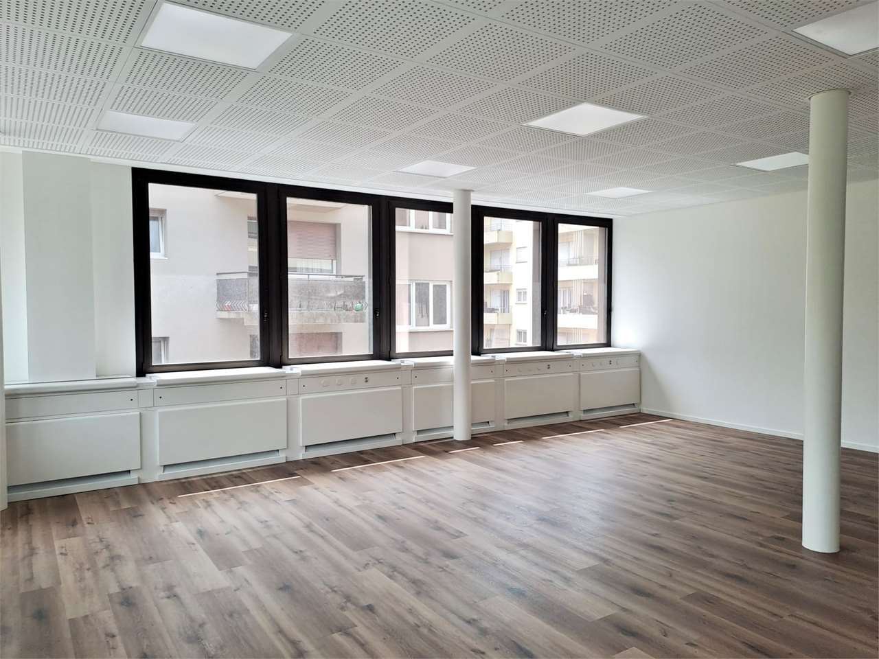 Office, photo 3 of 6