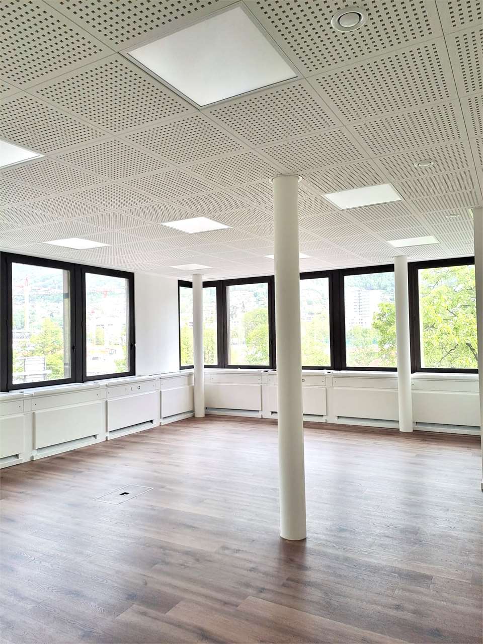 Office, photo 2 of 6