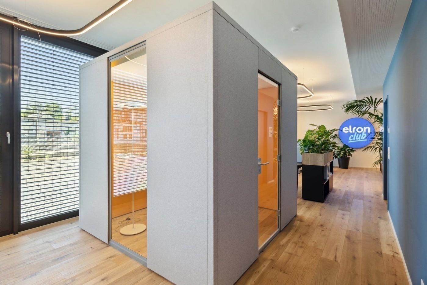 Office, photo 6 of 8