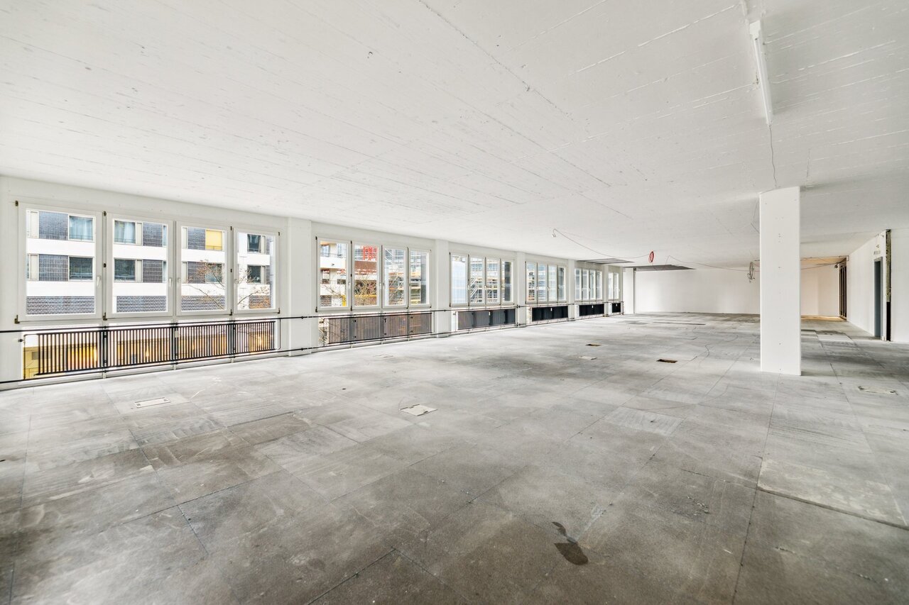 340m² office, photo 4 of 10