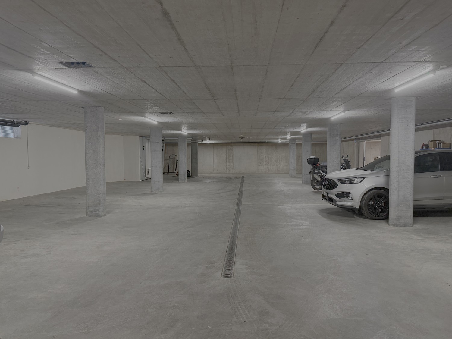 1800m² commerciale