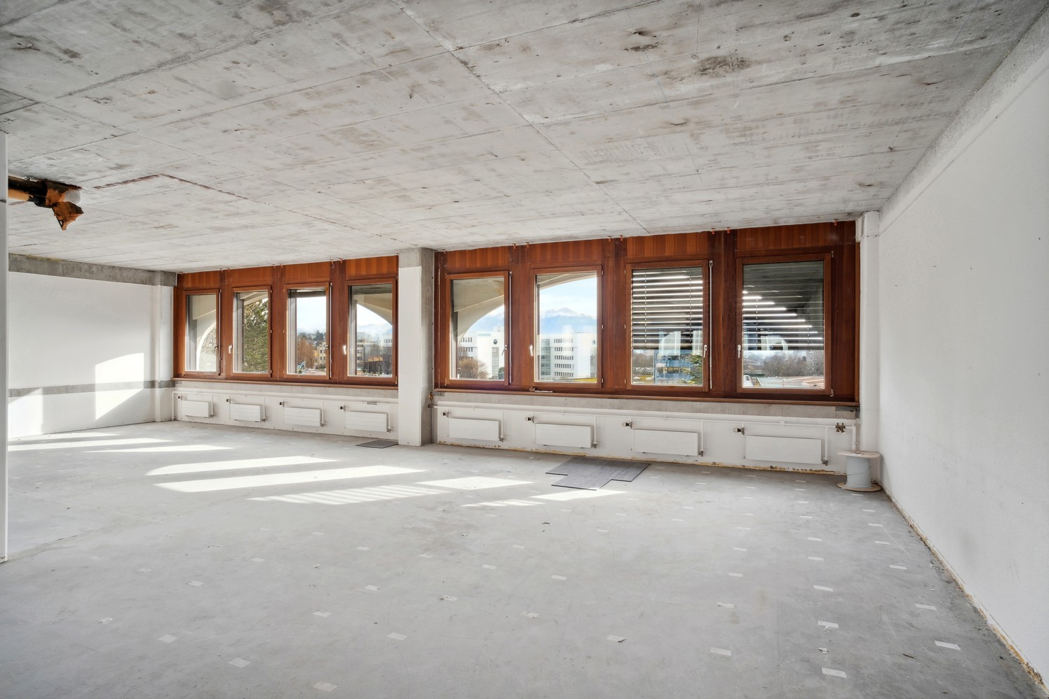 153m² office, photo 1 of 8