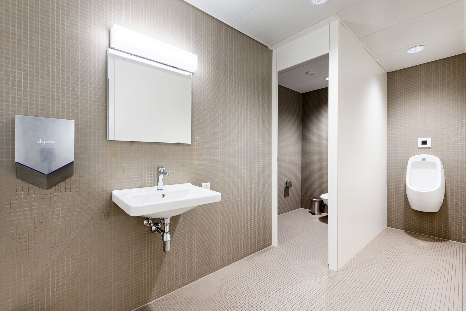 440m² office, photo 7 of 8