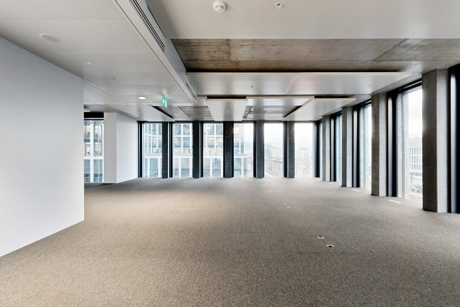 440m² office, photo 5 of 8