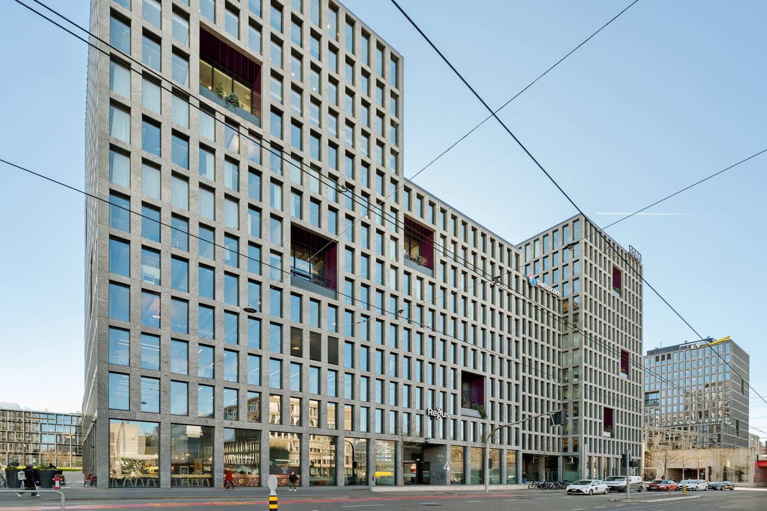 440m² office, photo 1 of 8