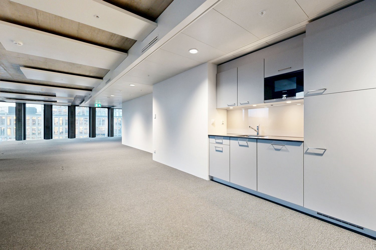 440m² office, photo 6 of 8