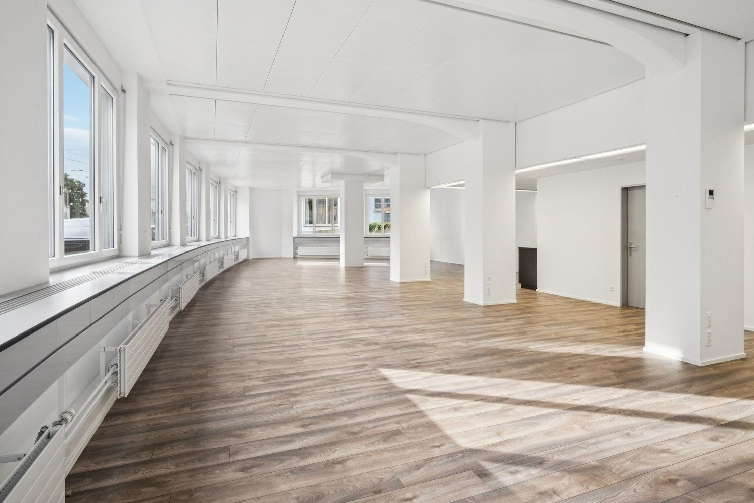 256m² office, photo 3 of 7