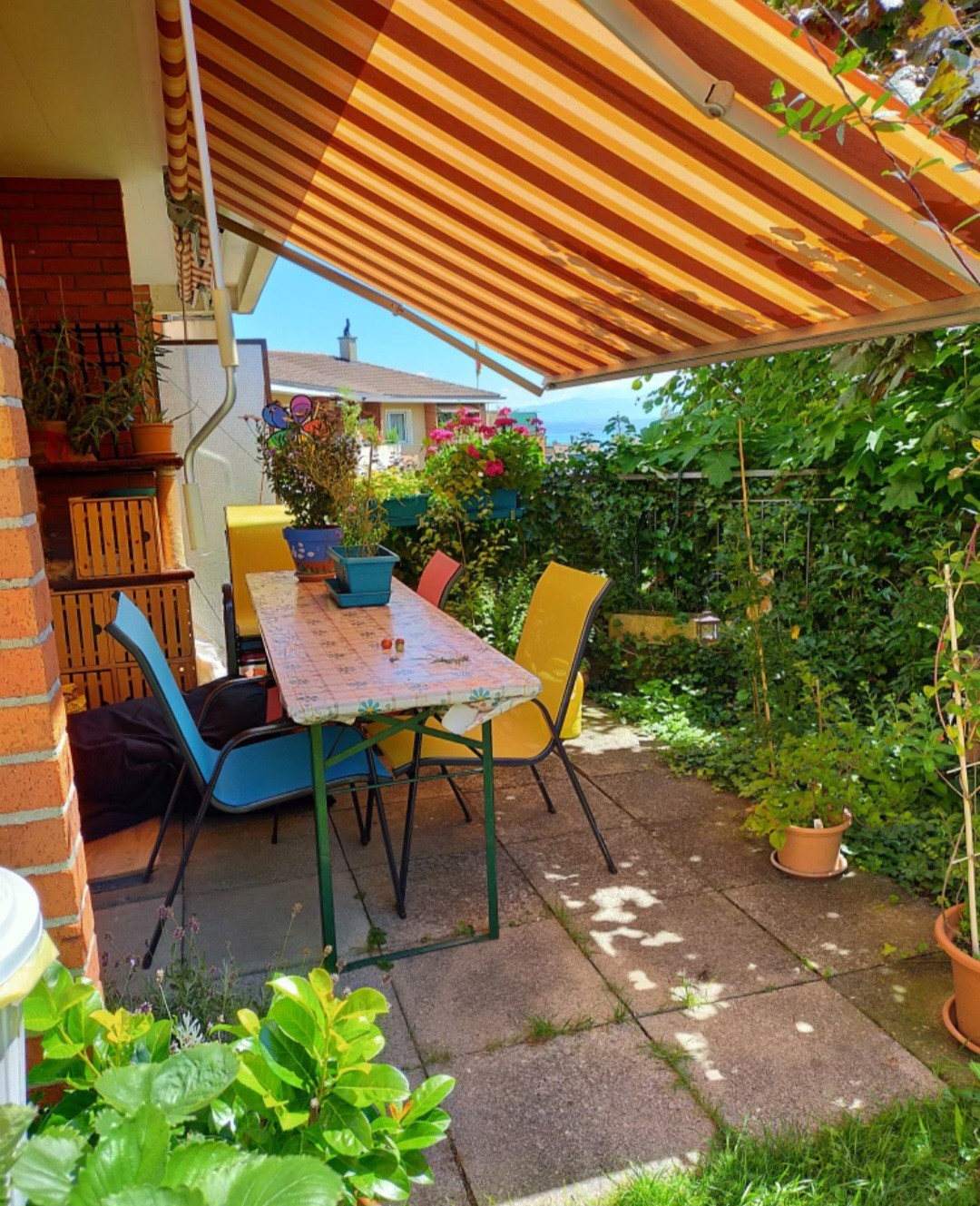 Room in a shared flat
1 room for sublet, in a quiet residential area
Shared use of kitchen and bathroom
Shared laundry room

Shopping facilities 10min on foot: Coop, Migros, Denner, Volg, bakery

Bus stop: 3min and 5min on foot

Station: 15min on foot

ZHAW: 10min on foot

Looking for a quiet, anima, photo 2 of 6