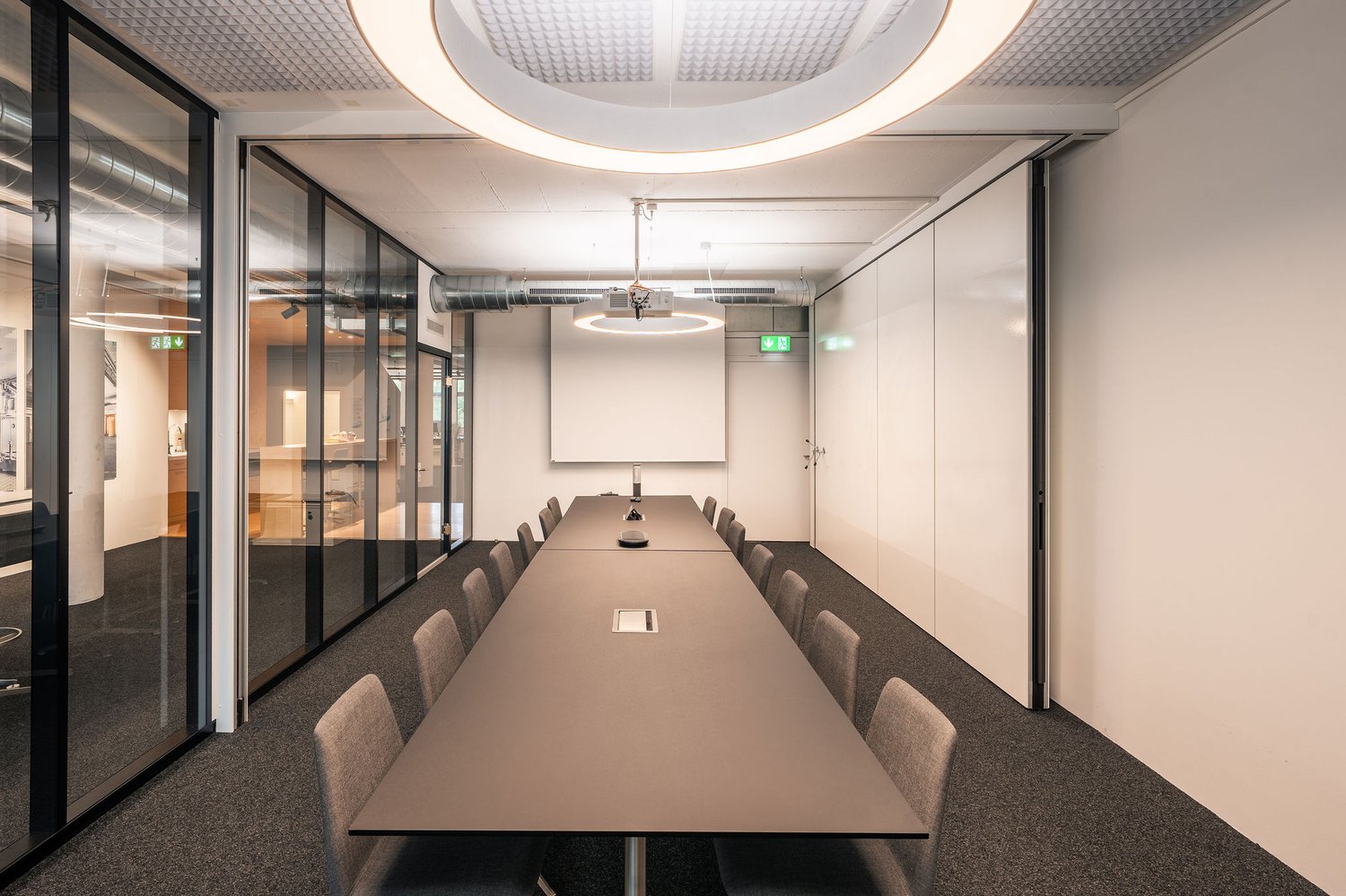 320m² office, photo 5 of 7
