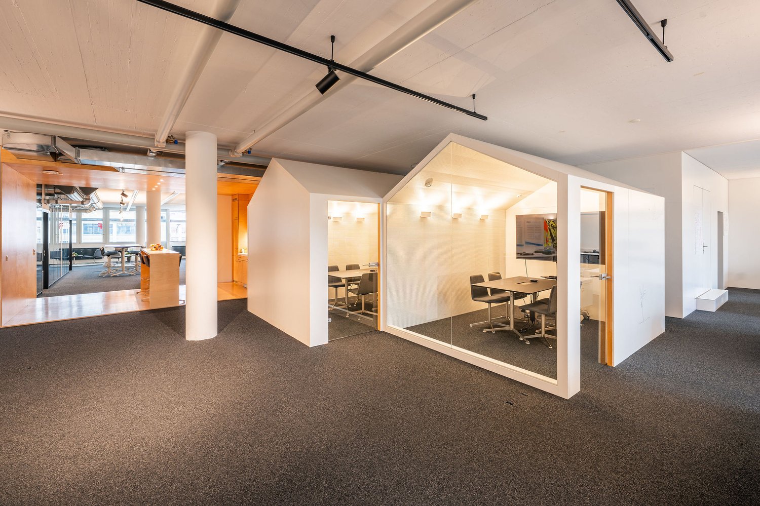 320m² office, photo 3 of 7