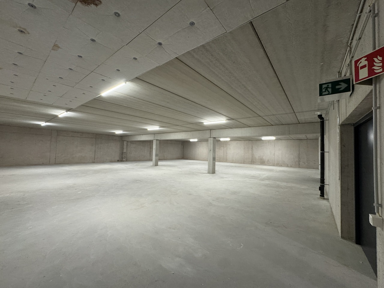 Locale di deposito di 1190m²