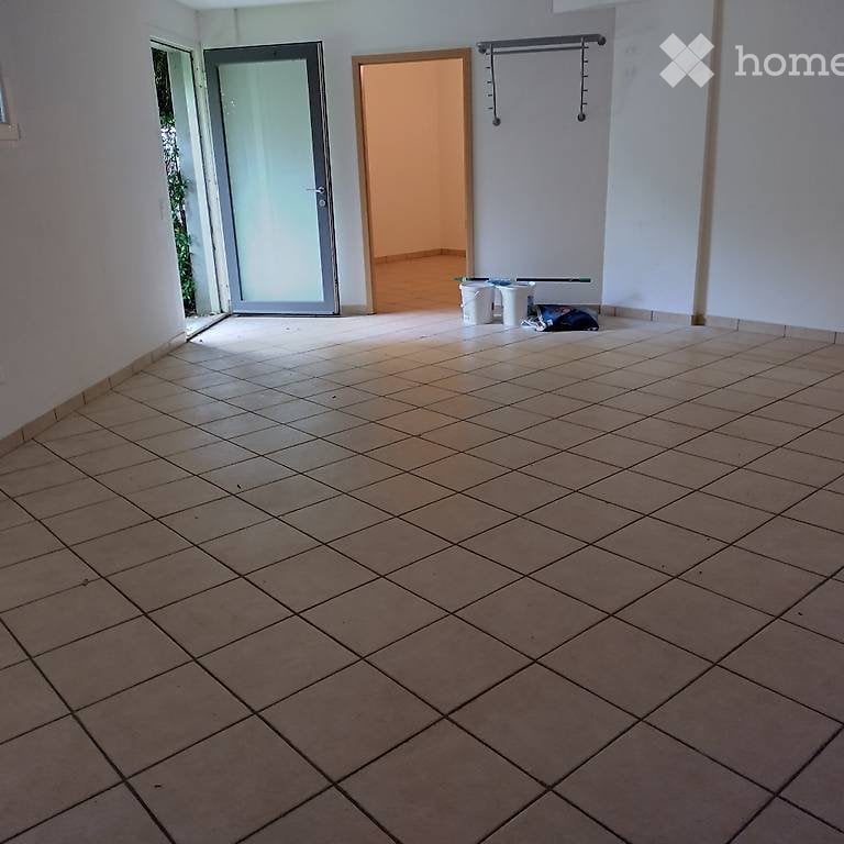 location locaux de loisirs, avec cuisine, avec cabinet et douche, avec accès directement de l'extérieur., photo 4 sur 5