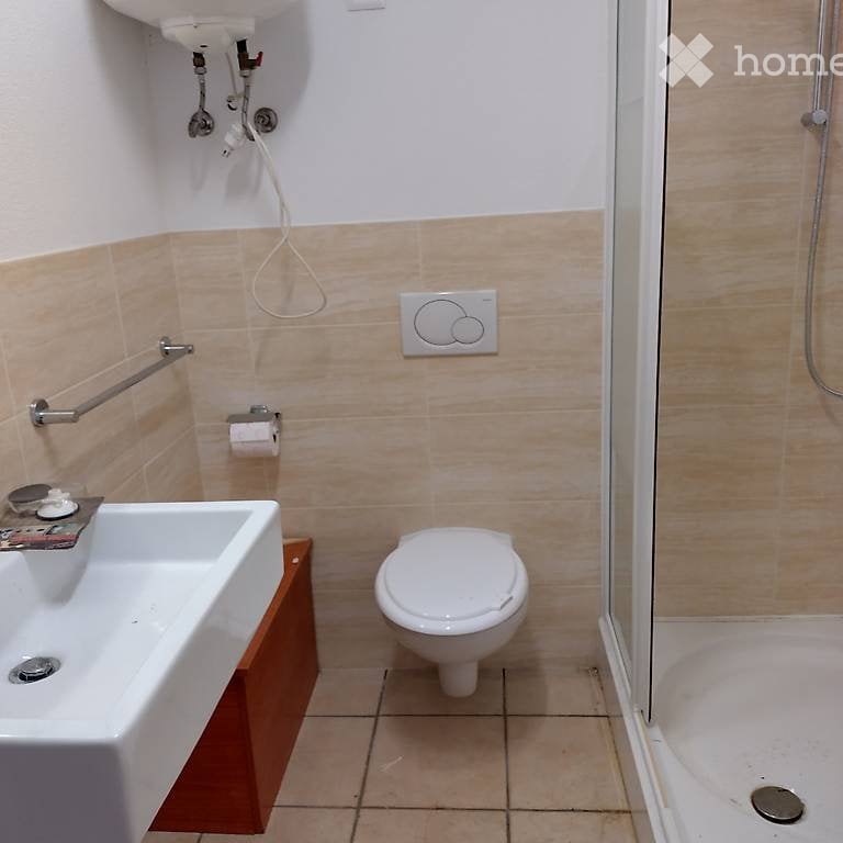 location locaux de loisirs, avec cuisine, avec cabinet et douche, avec accès directement de l'extérieur., photo 2 sur 5