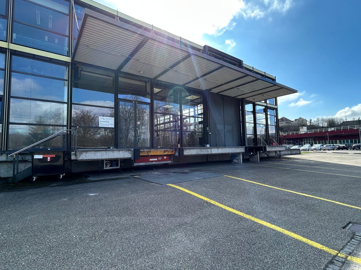 300m² office