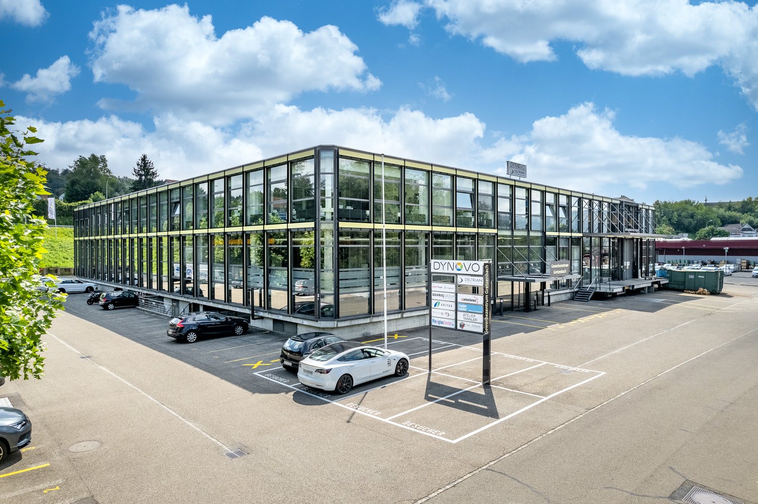 300m² office