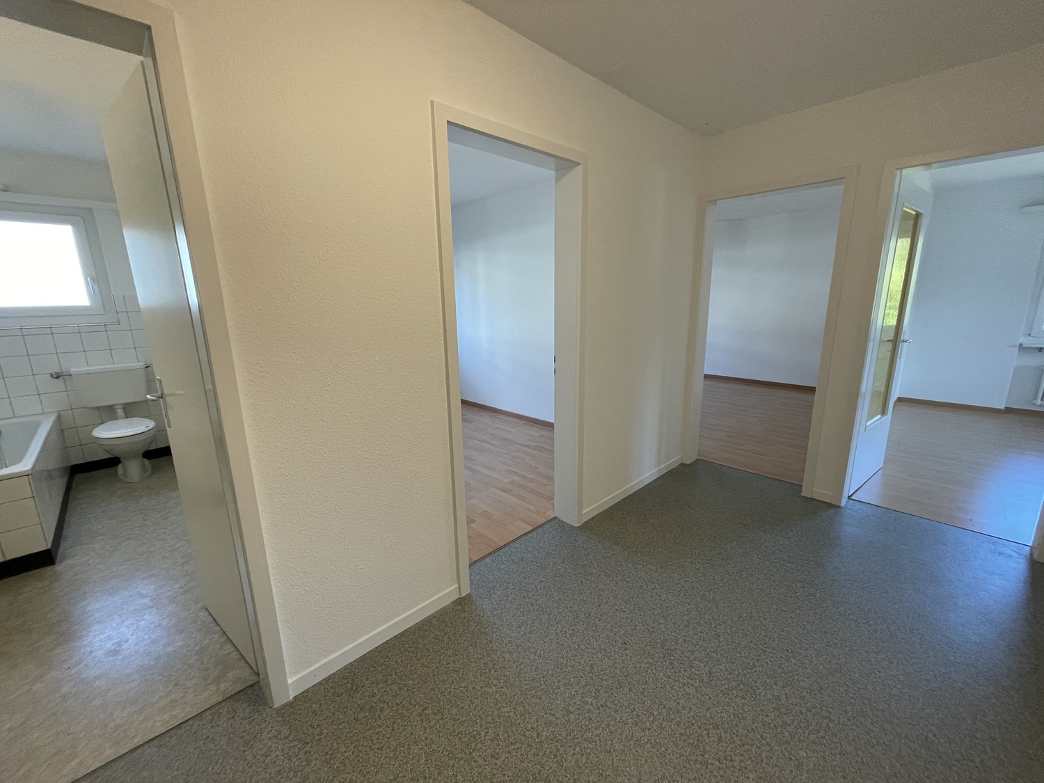 3 rooms apartment, photo 9 of 10