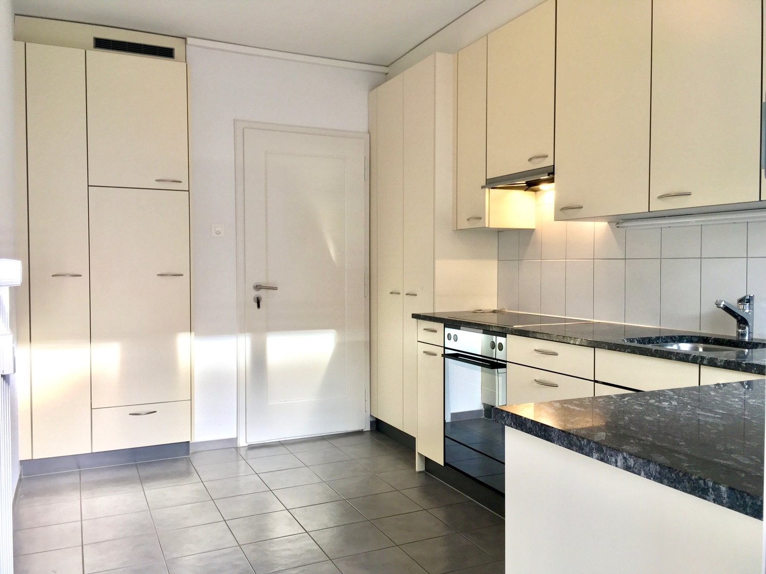 3 rooms apartment, photo 3 of 10