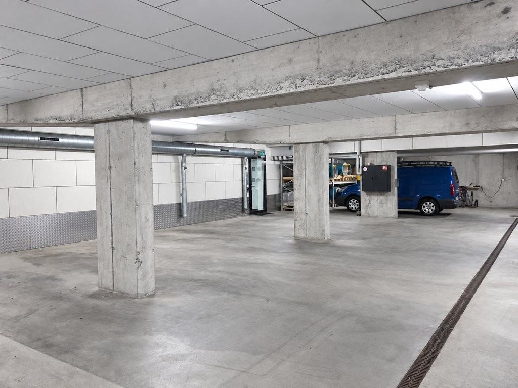 Underground slot, photo 1 of 3
