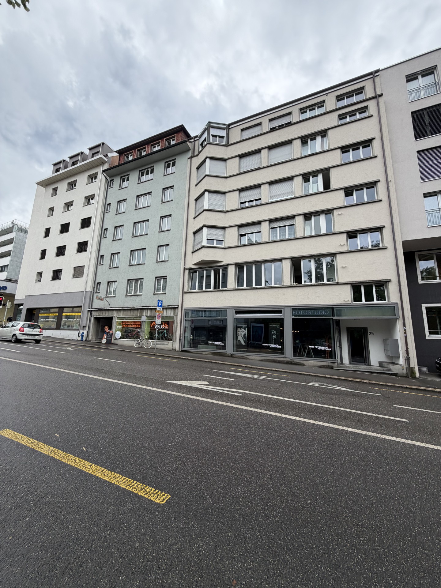 150m² atelier, photo 1 of 10