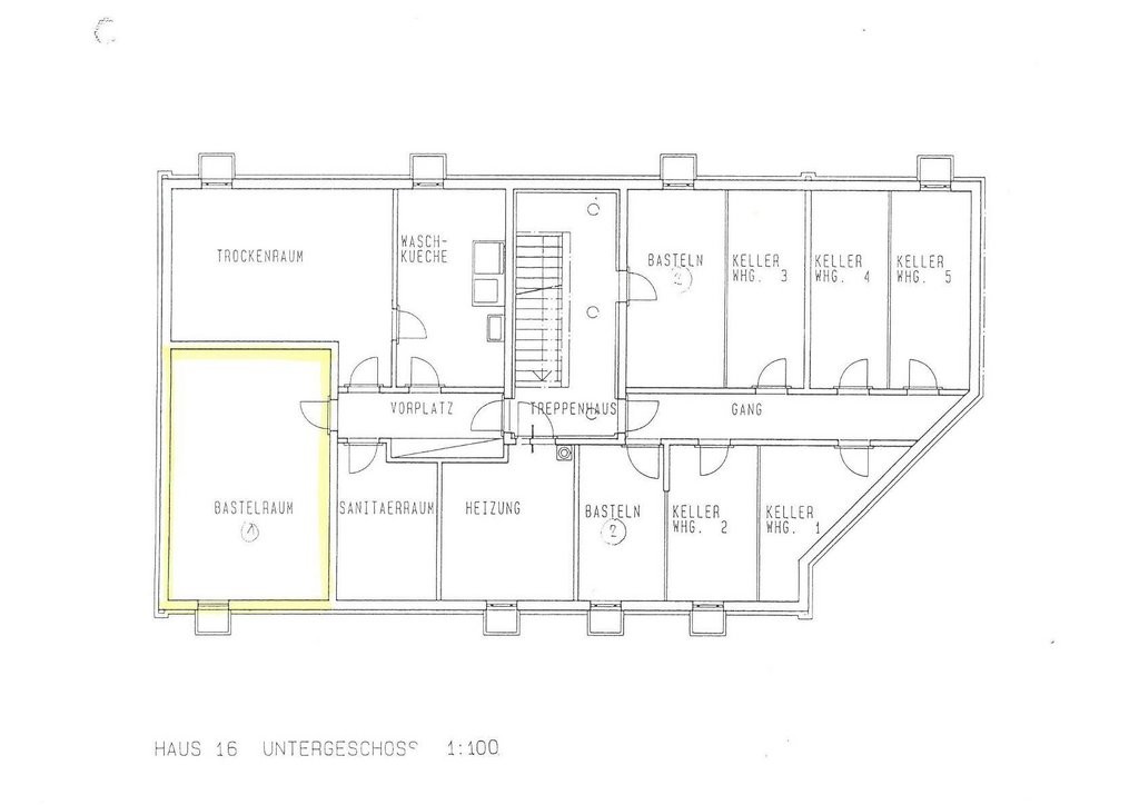 27m² storage room