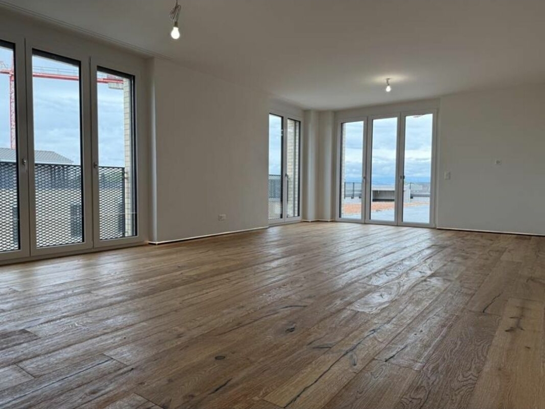 Exclusive 3.5-Room Attic Flat with Panoramic Views, photo 4 of 8