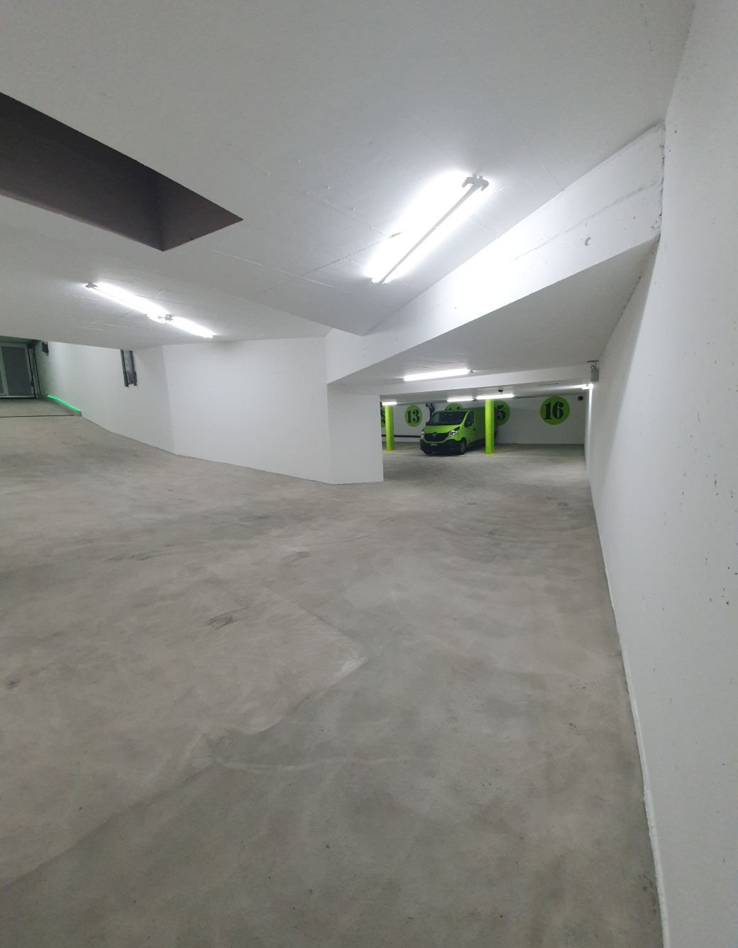 24m² commercial