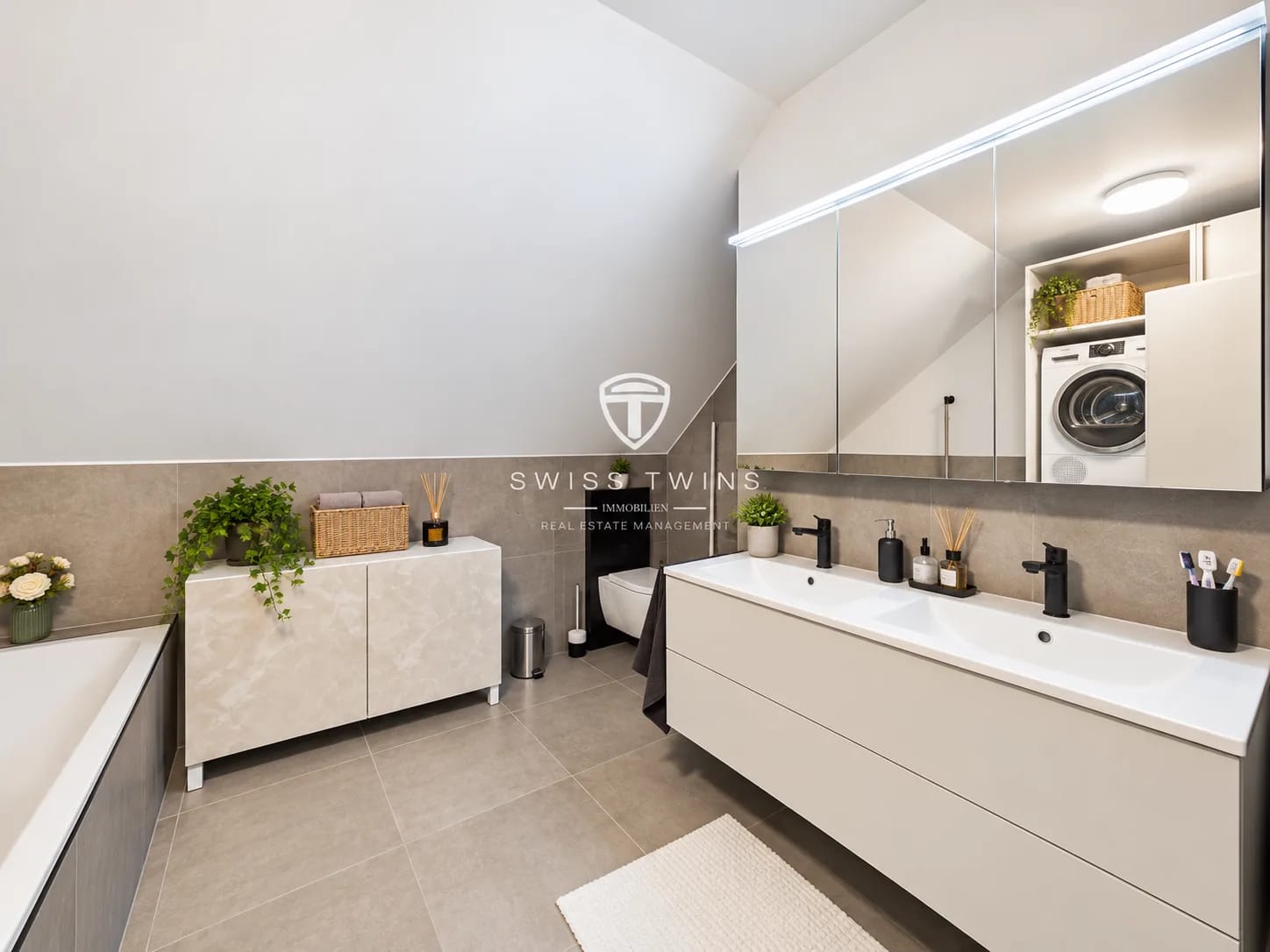4 ½ room attic apartment